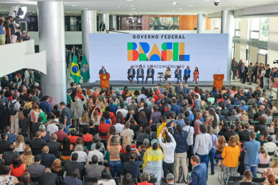 Lula lamenta resultado do PIB de 2022 e cobra investimentos de empresas