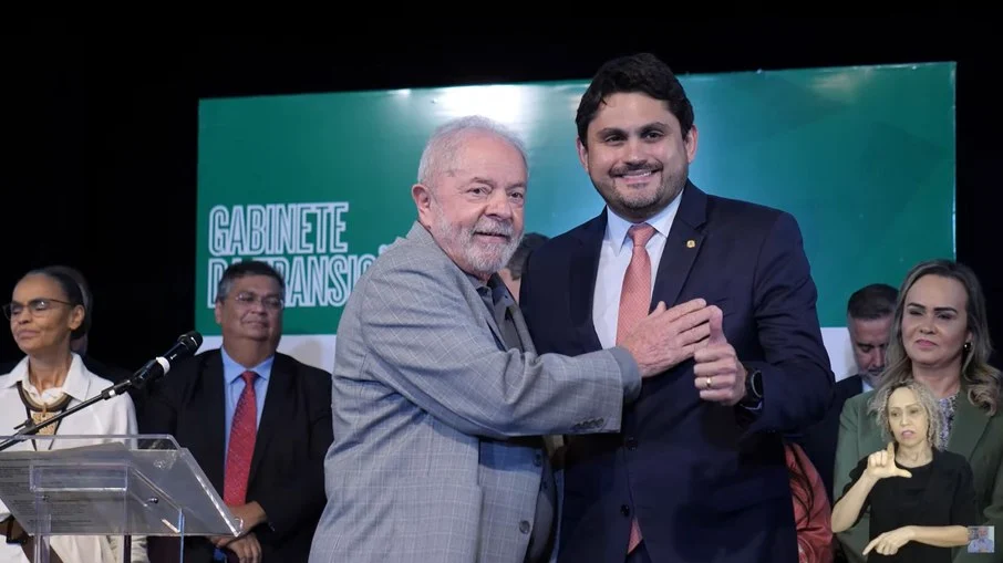 Lula avalia se vai demitir ministro Juscelino Filho após viagens com dinheiro público