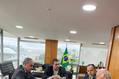  Em Brasília prefeito de Paraty busca apoio para demandas do município