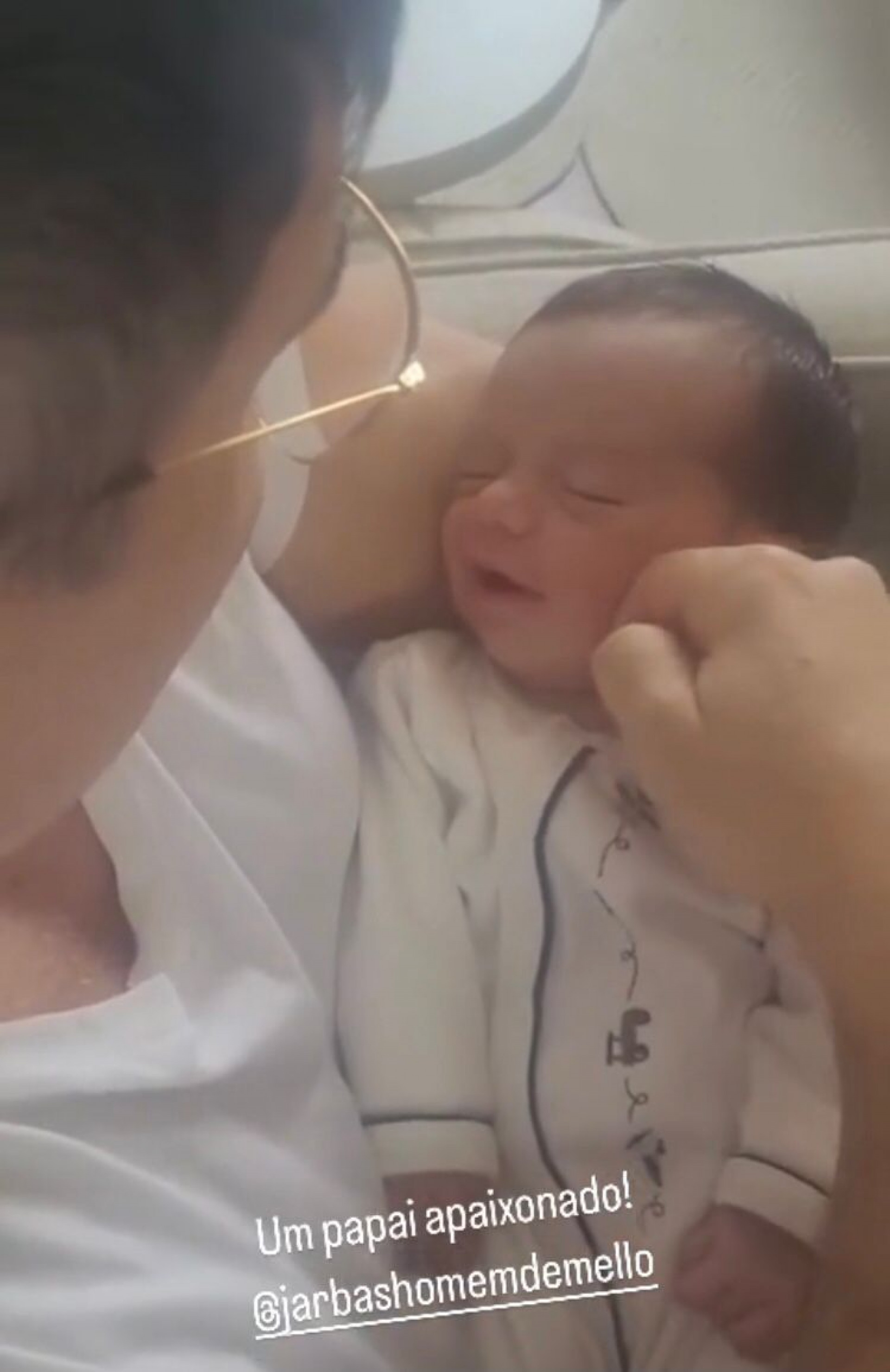 Claudia Raia compartilha momento fofo entre o marido e o filho caçula - Reprodução / Instagram