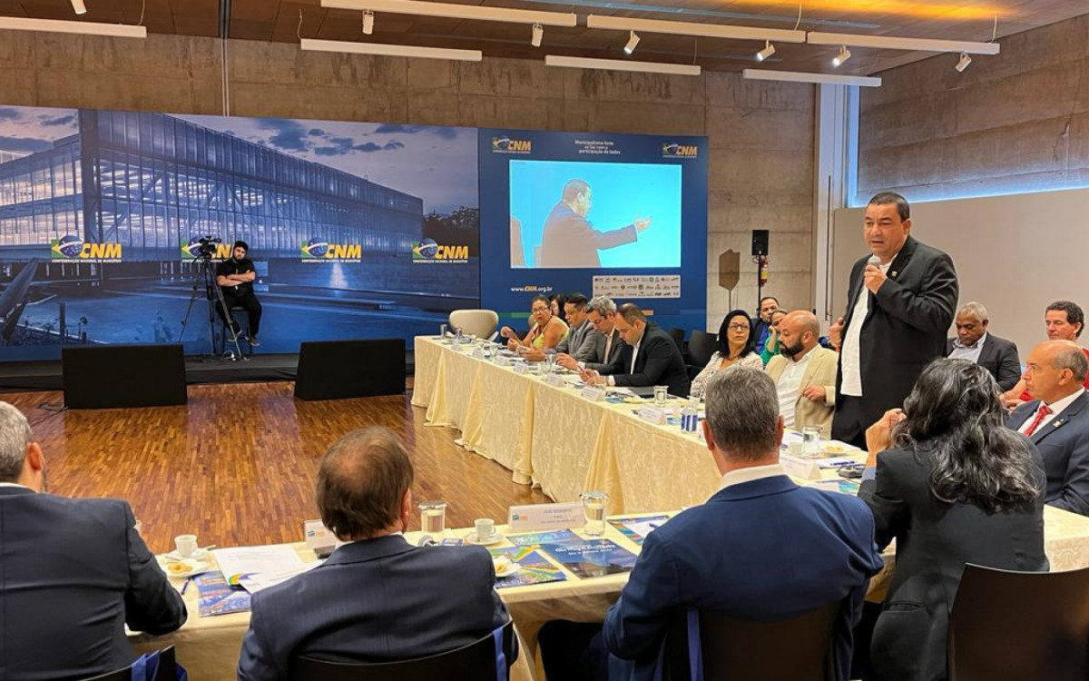 Prefeito Vidal se encontra com presidência do Iphan (Instituto do Patrimônio Histórico e Artístico Nacional), em Brasília, para tentar pôr fim a uma Ação Civil Pública contra Paraty.