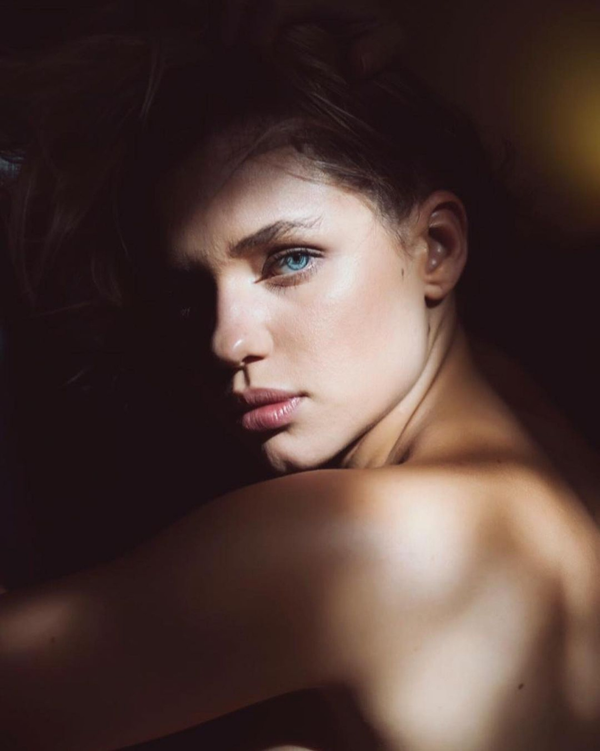 Bruna Linzmeyer posta fotos nas redes sociais e recebe elogios - Reprodução Internet / @juliarodr.gues