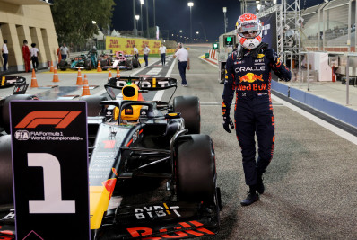 Verstappen confirma favoritismo e conquista a pole no Bahrein