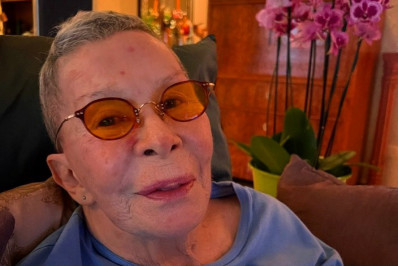 Rita Lee recebe alta e volta para casa após internação em São Paulo