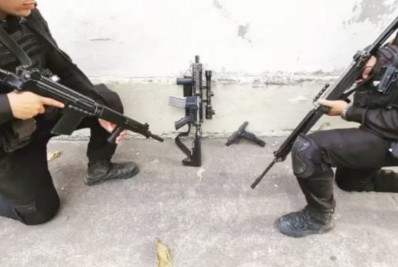 PM apreende fuzil e pistola em ação com dois criminosos feridos em Belford Roxo