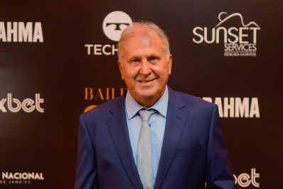 Zico celebra aniversário de 70 anos com festão no Rio; confira!