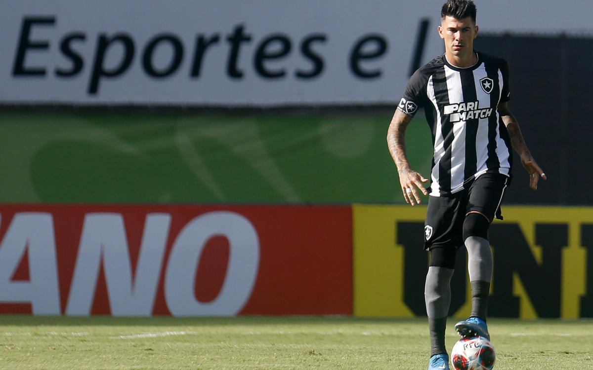 Victor Cuesta recebeu propostas do Bahia