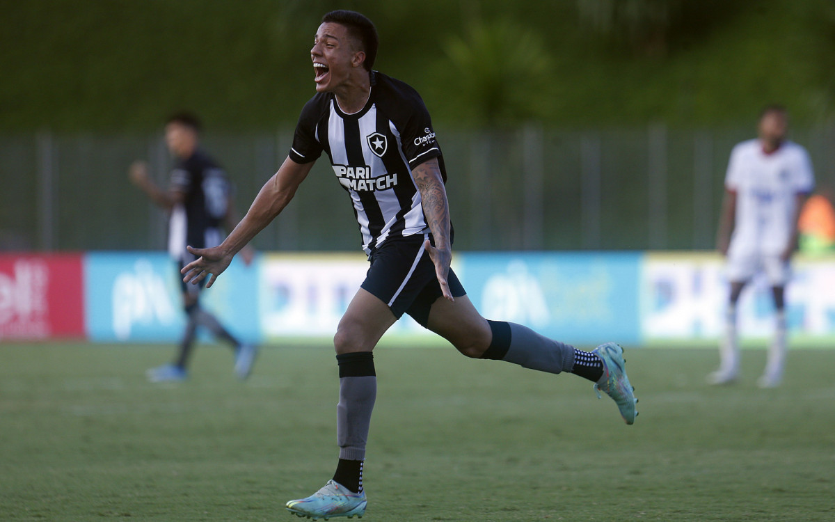 Carlos Alberto. Resende x Botafogo pelo Campeonato Carioca no Kleber Andrade. 5 de Marco de 2023, Cariacica, ES, Brasil. Foto: Vitor Silva/Botafogo. 
Imagem protegida pela Lei do Direito Autoral Nº 9.610, DE 19 DE FEVEREIRO DE 1998. Sendo proibido qualquer uso comercial, remunerado e manipulacao/alteracao da obra.
 - Vitor_Silva