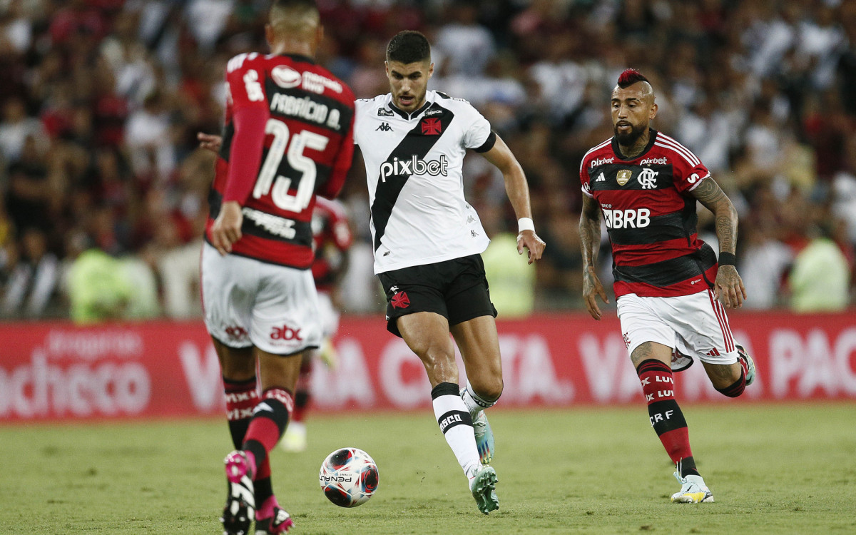 Pedro Raul em lance da partida entre Flamengo x Vasco pelo Campeonato Carioca no Maracana em 05 de marco de 2023. Foto: Daniel RAMALHO/VASCO