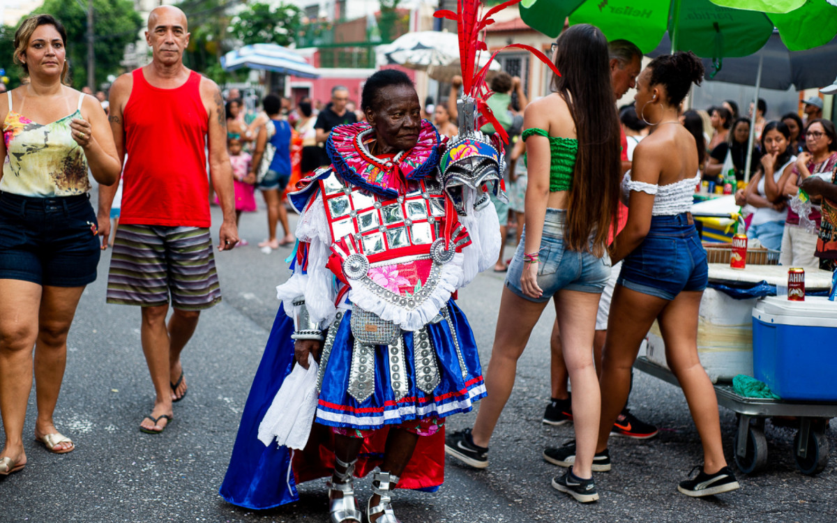 Componentes da Imperatriz Leopoldinense desfilaram em Ramos com os figurinos usados na Sapucaí - Thaís Brum
