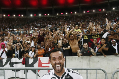 Na vitória sobre o Flamengo, Nenê alcança marca importante pelo Vasco