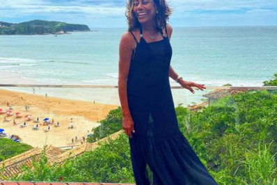 Búzios homenageia jornalista Glória Maria com nome da rua onde ela tinha casa