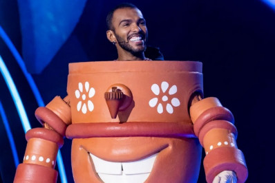 Richarlyson é revelado como o Filtro de Barro do 'The Masked Singer Brasil'