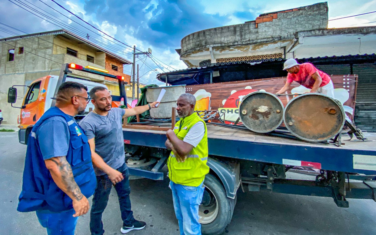 Secret&aacute;rio Luciano Arigone (centro) e secret&aacute;rio Marcelo Machado (D) na Opera&ccedil;&atilde;o Sossego