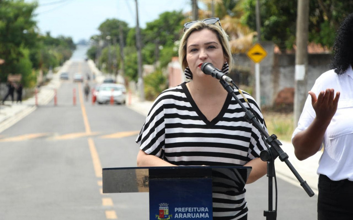 Inaugura&ccedil;&atilde;o de asfaltamento no bairro Coqueiral