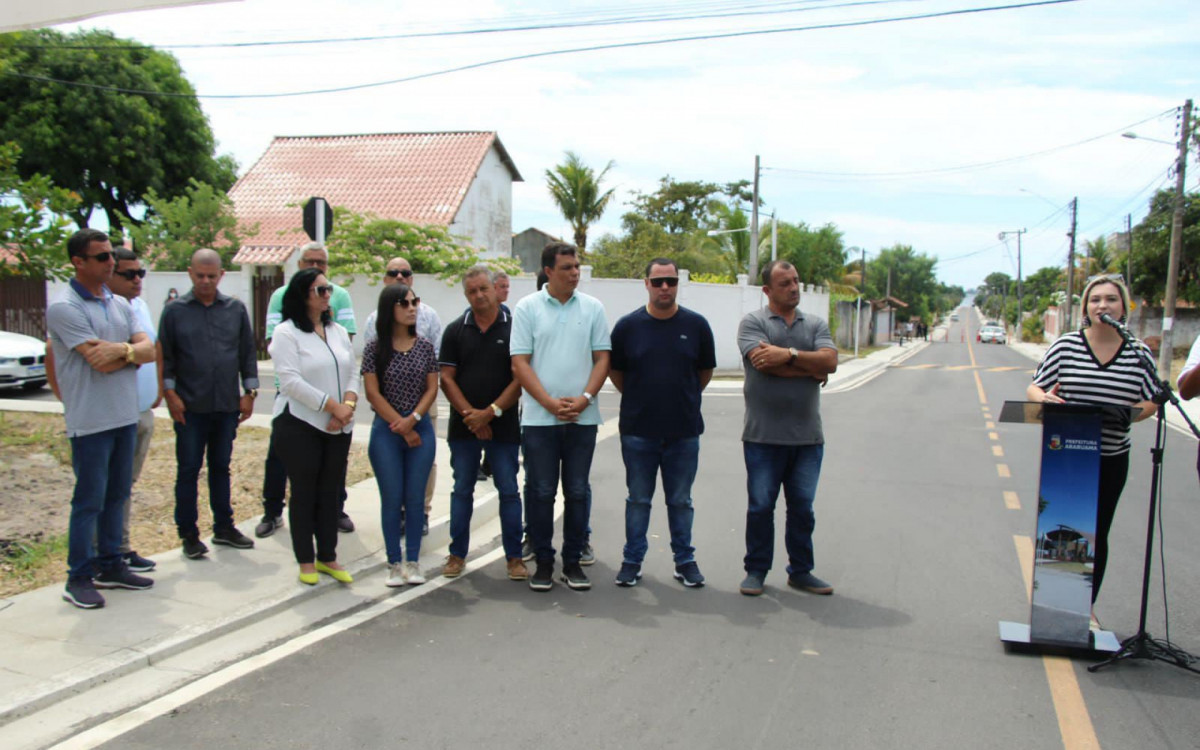 Inaugura&ccedil;&atilde;o de asfaltamento no bairro Coqueiral