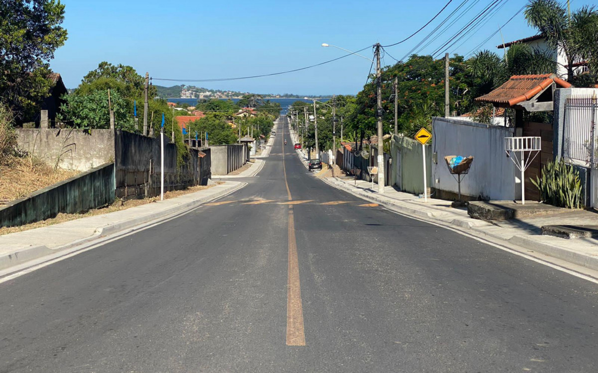 Inaugura&ccedil;&atilde;o de asfaltamento no bairro Coqueiral