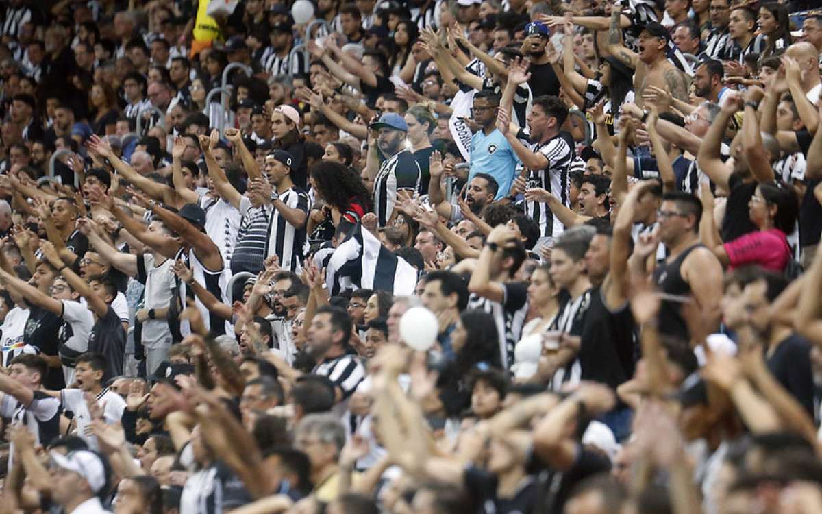 Torcida do Botafogo presente no cl&aacute;ssico contra o Flamengo, em Bras&iacute;lia