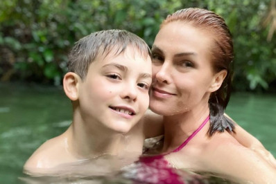No Jalapão, Ana Hickmann se diverte com o filho em cachoeira 