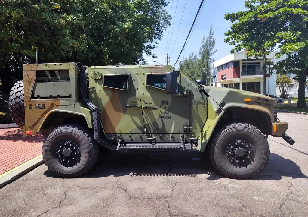 Marinha recebe quatro primeiros blindados leves para operação de GLO