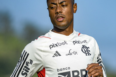 Vítor Pereira se empolga com Bruno Henrique e Flamengo deixa retorno nas mãos do jogador