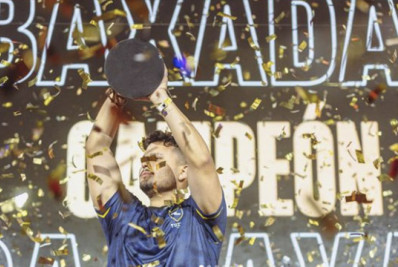 Campeão da eLibertadores FIFA 23, Gabriel 'Baxada' celebra título