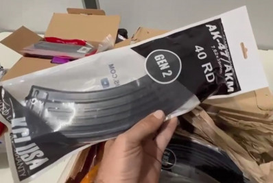 Receita Federal apreende 60 carregadores de pistola e fuzil em transportadora em Olaria