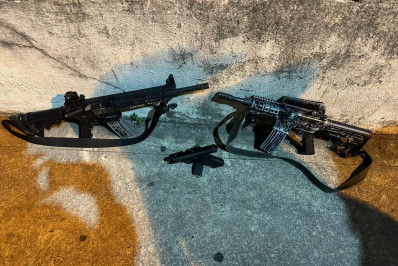 Suspeitos são presos durante operação policial na Vila Kennedy