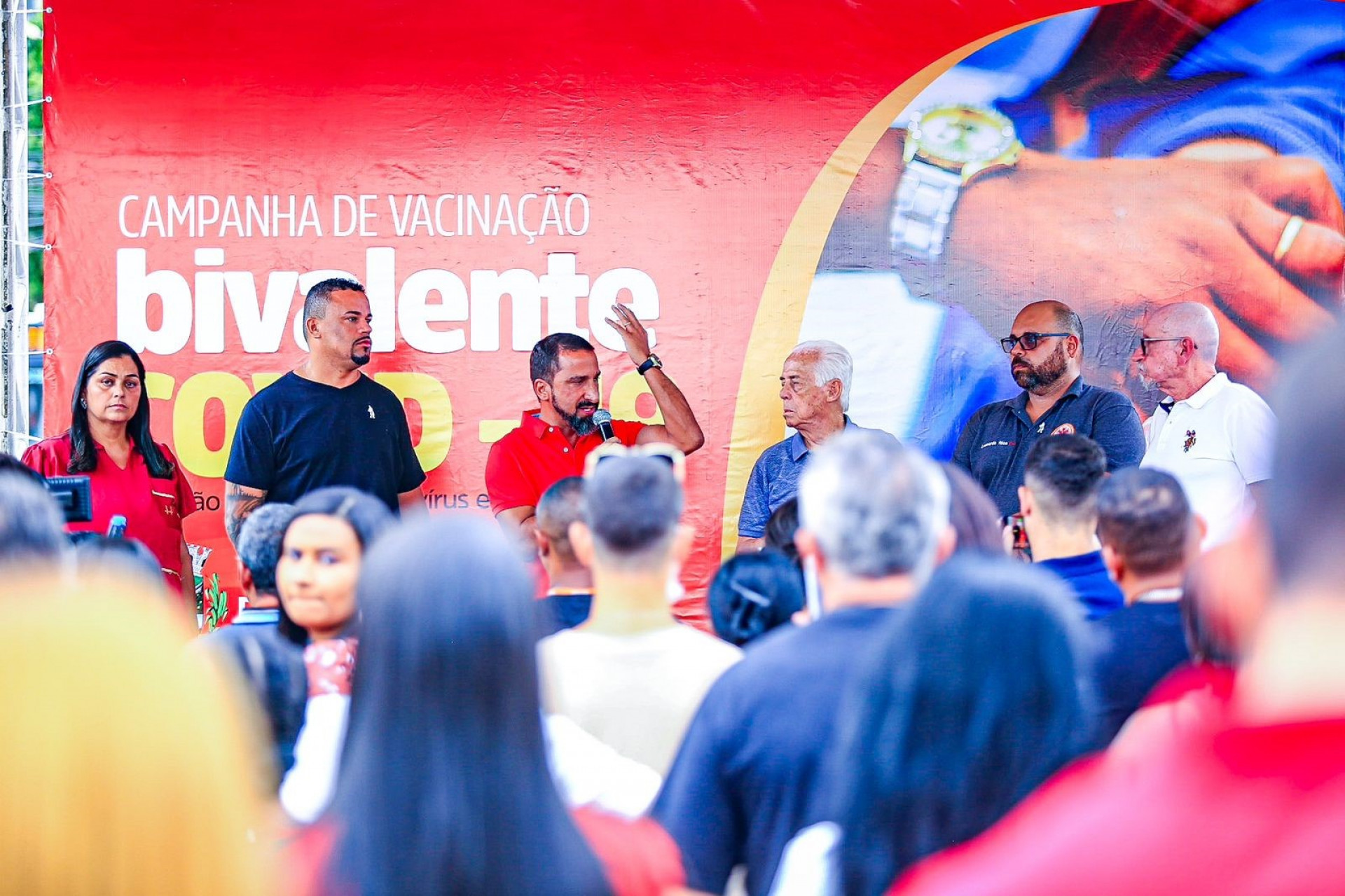 O secretário Flávio Gonçalves acentuou que a vacina bivalente é um avanço no combate à Covid-19 - Rafael Barreto / PMBR