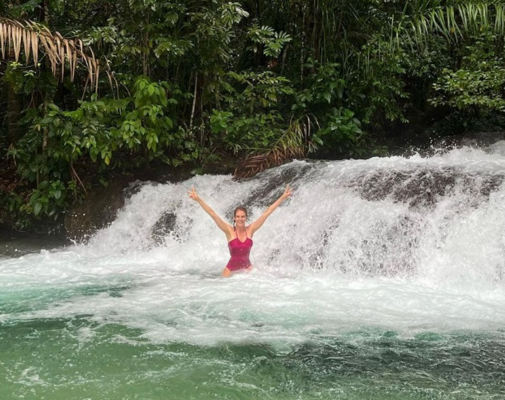 Ana Hickmann se diverte em cachoeira - Reprodução do Instagram