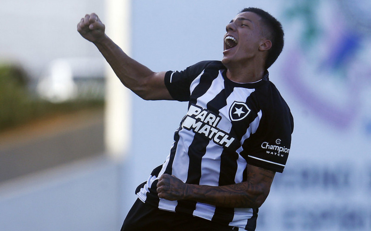 Gómez faz seu 5º gol em clássicos, 20º pelo clube e entra no Top 5