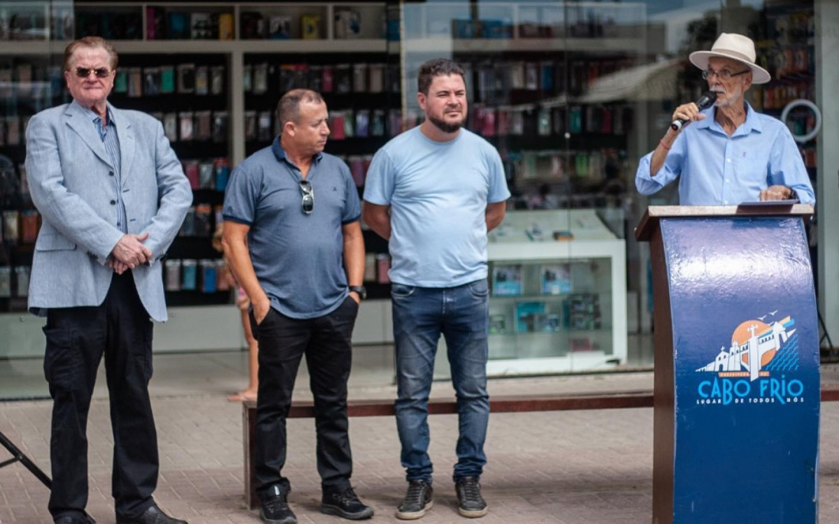 refeito José Bonifácio inaugura primeira linha de ônibus de Tamoios