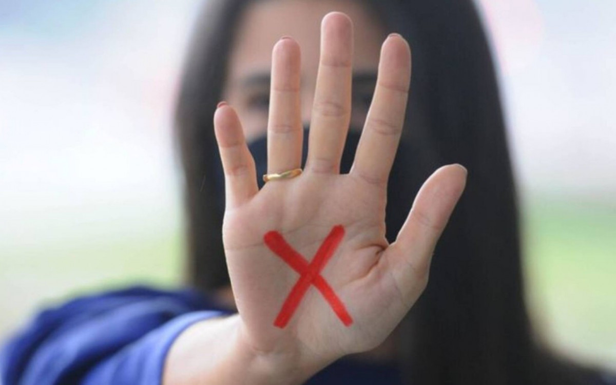 Na Regi&atilde;o dos Lagos, n&uacute;meros do Centro Especializado de Atendimento &agrave; Mulher (CEAM) de Cabo Frio mostram que, entre janeiro de 2021 e maio de 2022, mais de 800 mulheres foram atendidas por diversos tipos de agress&otilde;es (f&iacute;sica, moral, sexual e outras).