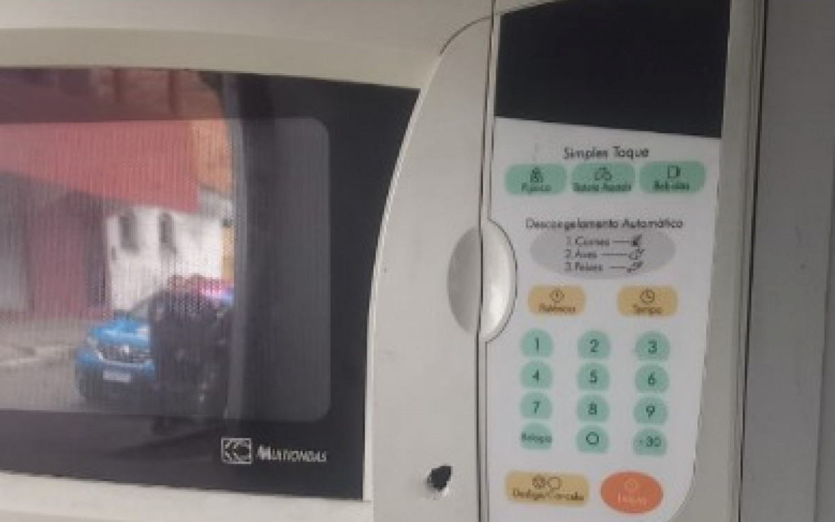 Troca de tiros entre suspeitos de tr&aacute;fico de drogas e policiais aconteceu por volta de 17h