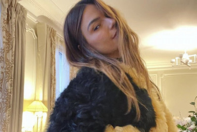 Isis Valverde aproveita Semana de Moda em Paris e garante elogios na web: 'Linda'