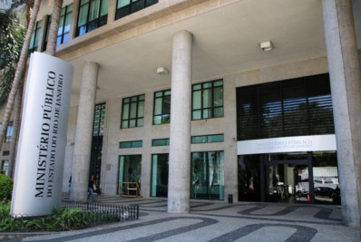 Marielle Franco: pais e viúva se encontram com membros da força-tarefa que investiga o crime