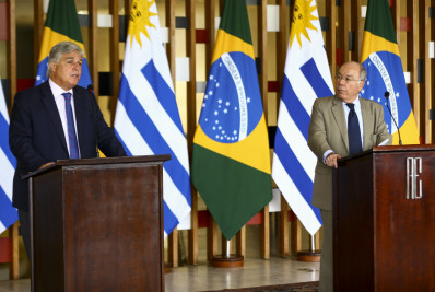 Vieira anuncia obras entre Brasil e Uruguai e defende modernização do Mercosul