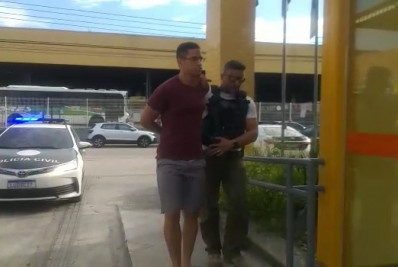 Vigilante é preso em Nova Iguaçu após estrangular a companheira com mata-leão
