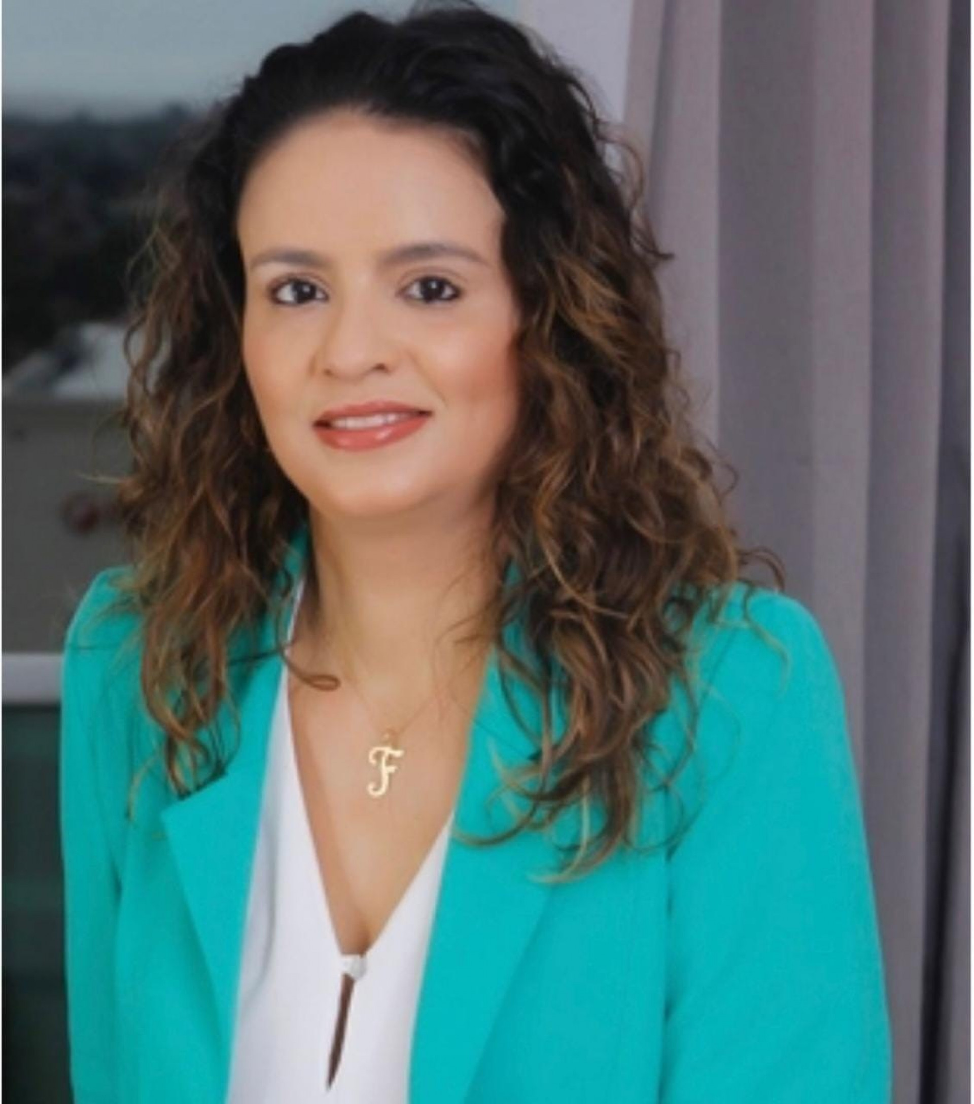 Fl&aacute;via Albaine