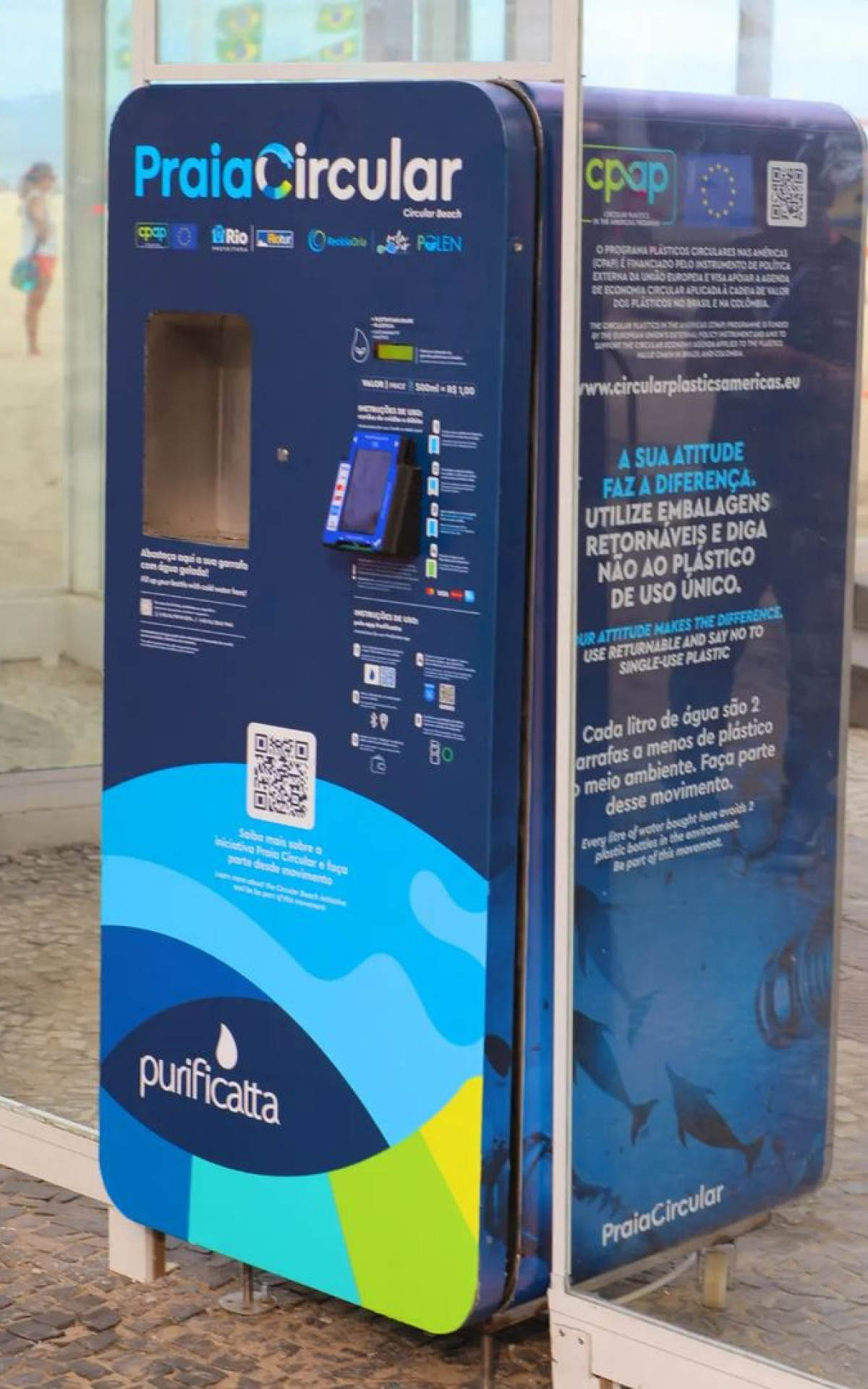 Máquina de venda de água gelada foi instalada no Posto 4 - Divulgação / Riotur