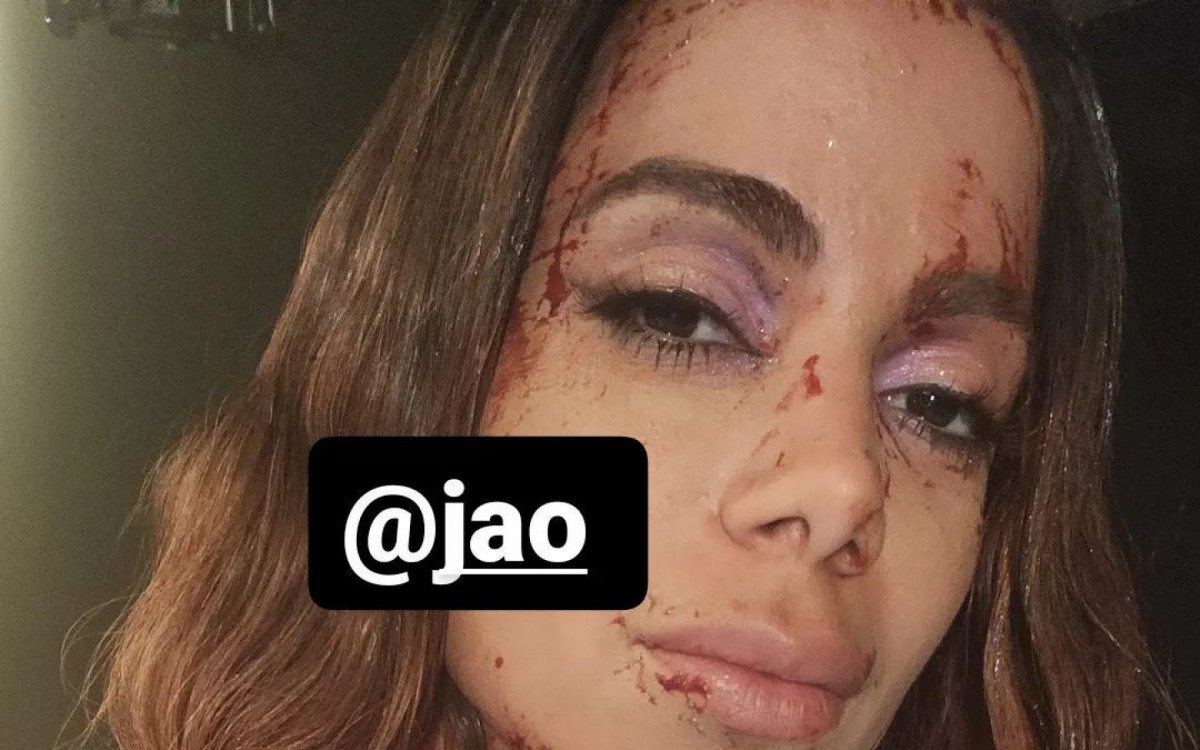 Anitta e Jão fazem suspense ao postar bastidores de gravação juntos