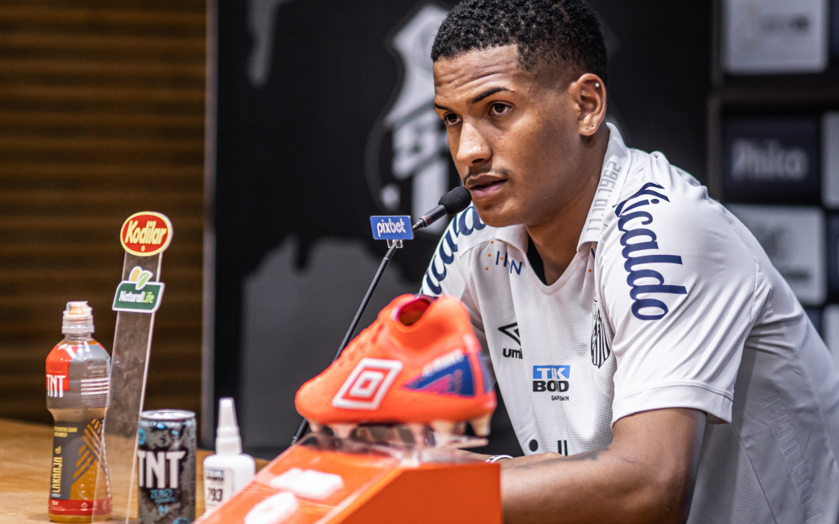 Ângelo não se convence com proposta do Flamengo e prioriza ida para Europa