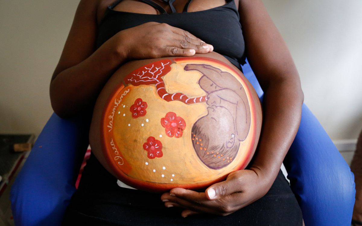 Mulheres gr&aacute;vidas foram homenageadas na Maternidade Carmela Dutra