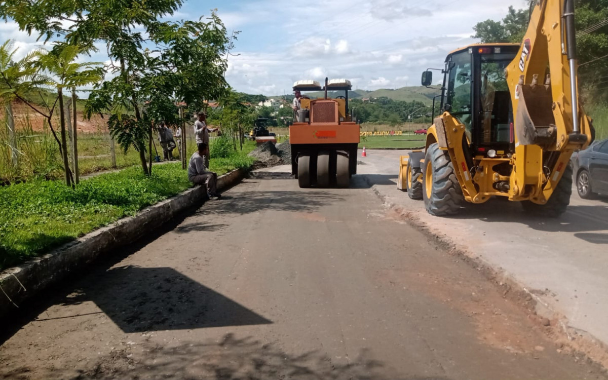 Avanço do recapeamento asfáltico está condicionado diretamente ao bom tempo