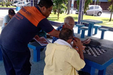 Profissionais da Defesa Civil de Mesquita realizam ação preventiva na Praça Elizabeth Paixão