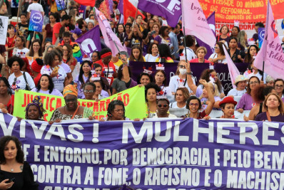 Mulheres fazem ato contra aumento de casos de feminicídio no DF