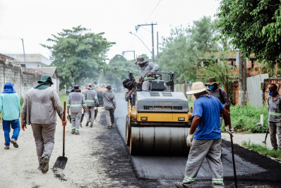 Bairro da Barbuda, em Magé, celebra chegada do asfalto