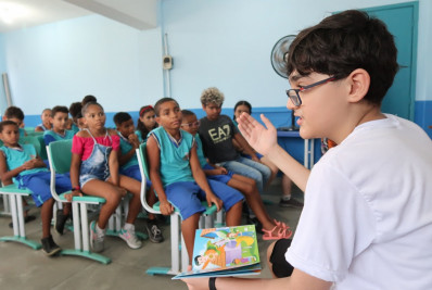 Autor mirim estimula alimentação saudável em escola de São Gonçalo