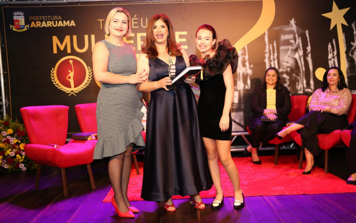 Trof&eacute;u Mulher de Ouro 2023