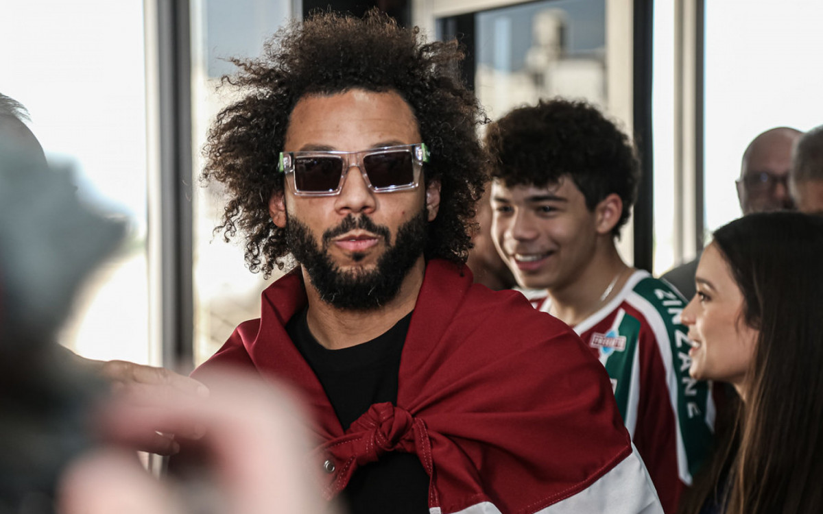 Marcelo desembarcou no Rio de Janeiro nesta quinta-feira e ser&aacute; apresentado na sexta, no Maracan&atilde;